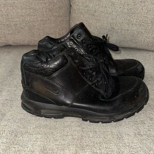 Nike Men’s Used Black Goadome Leather Boots for Men 11.5
